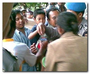 ponari3_utube-still ponari3_utube-still.jpg